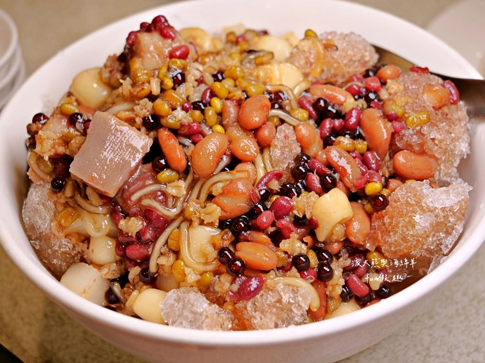 台南阿美飯店︱營業超過60年的台南老字號道地台菜餐廳，火紅到日本人都飛來朝聖～必點招牌砂鍋鴨、肉米蝦、桂花干貝魚翅等手路年菜，過年宴席聚餐就來阿美飯店感受府城獨特美食文化!!!入選2022~2024米其林必比登推介&2013獲選台灣優質餐廳評鑑～