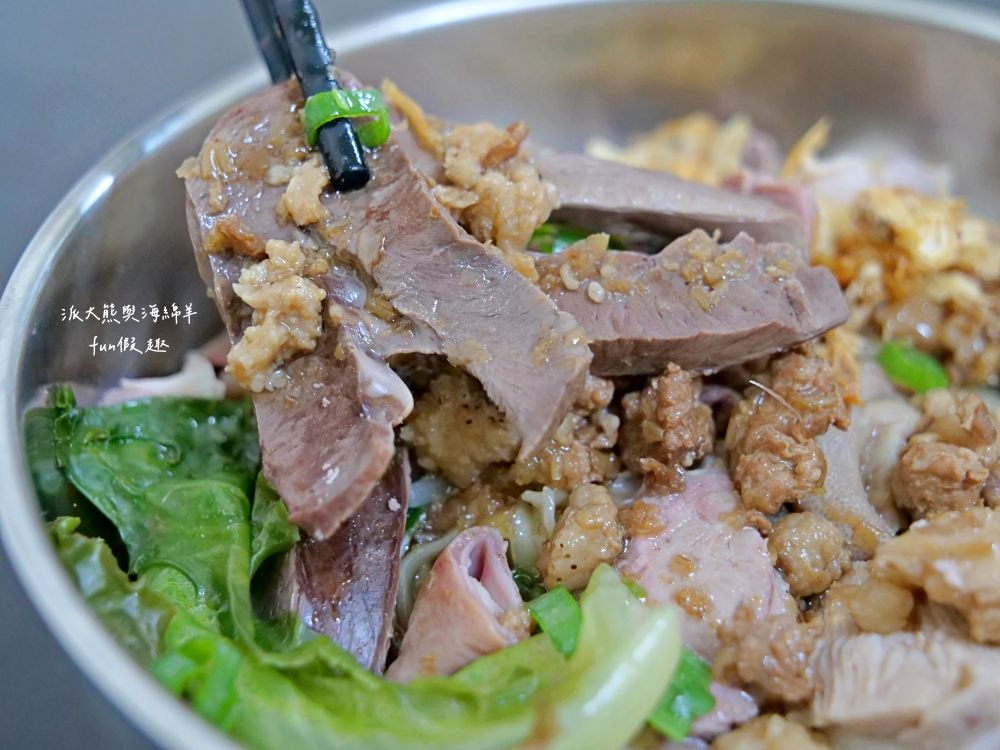 鳳魯肉飯南投意麵｜將傳統南投意麵注入越南飲食文化，必點招牌綜合意麵滿滿配料，搭配濃郁清甜大骨湯，銅板價格也可以肉肉自由!!!108年開始營業～