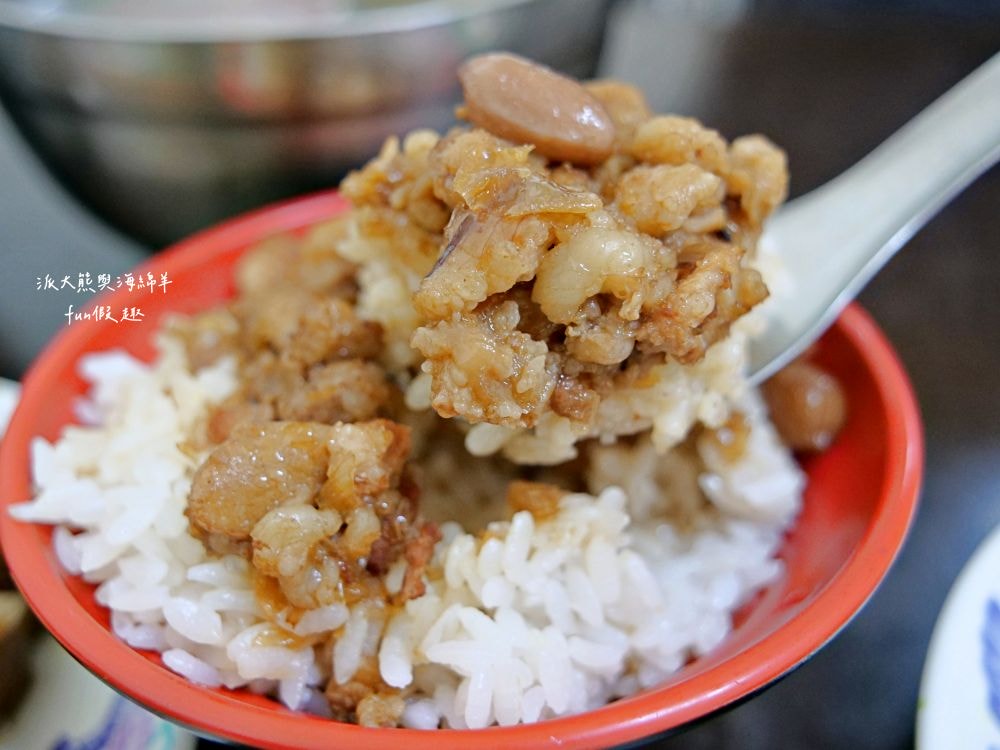 鳳魯肉飯南投意麵｜將傳統南投意麵注入越南飲食文化，必點招牌綜合意麵滿滿配料，搭配濃郁清甜大骨湯，銅板價格也可以肉肉自由!!!108年開始營業～