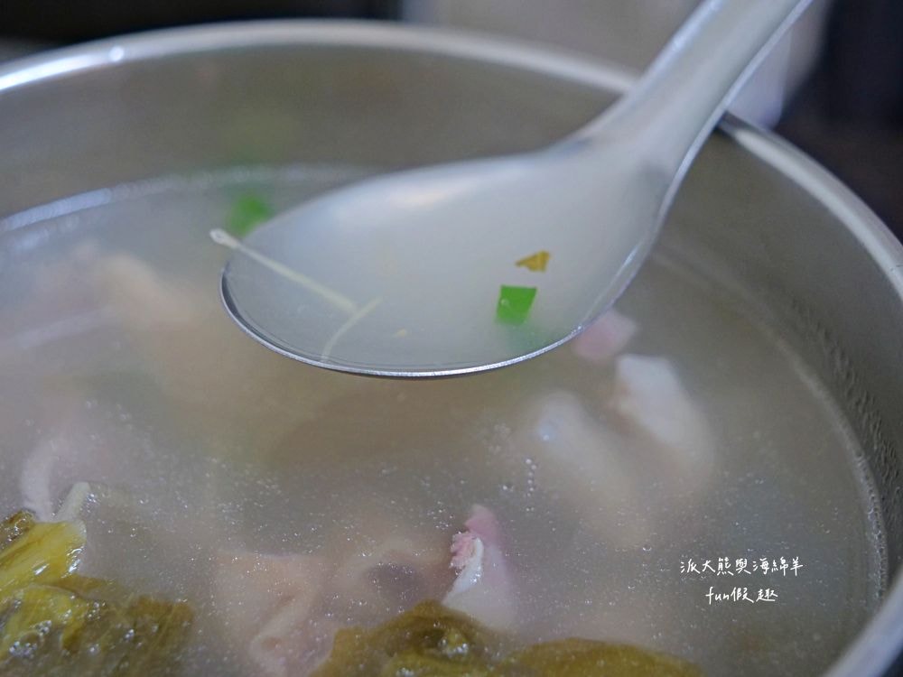 鳳魯肉飯南投意麵｜將傳統南投意麵注入越南飲食文化，必點招牌綜合意麵滿滿配料，搭配濃郁清甜大骨湯，銅板價格也可以肉肉自由!!!108年開始營業～