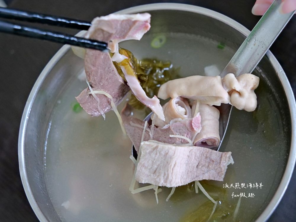 鳳魯肉飯南投意麵｜將傳統南投意麵注入越南飲食文化，必點招牌綜合意麵滿滿配料，搭配濃郁清甜大骨湯，銅板價格也可以肉肉自由!!!108年開始營業～