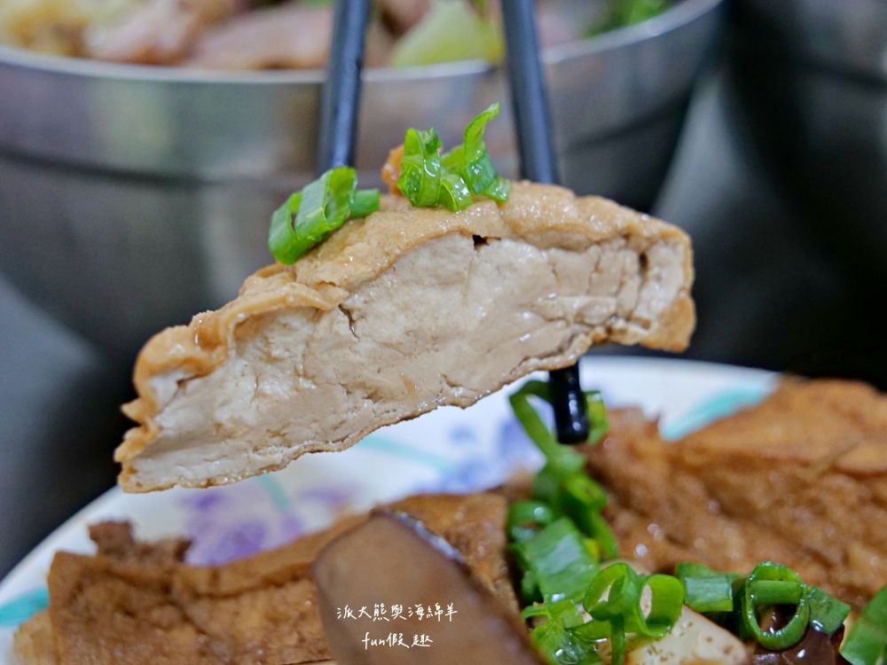 鳳魯肉飯南投意麵｜將傳統南投意麵注入越南飲食文化，必點招牌綜合意麵滿滿配料，搭配濃郁清甜大骨湯，銅板價格也可以肉肉自由!!!108年開始營業～