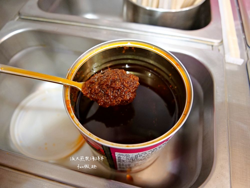 大呼過癮臭臭鍋南投草屯店︱草屯在地小火鍋換手經營再出發!!加盟知名連鎖品牌，17種鍋物任你選～提供麵食、飲品、咖啡、冰淇淋等，還有香濃土雞油拌飯與米克Q飲品，通通都是無限享用!@合作體驗