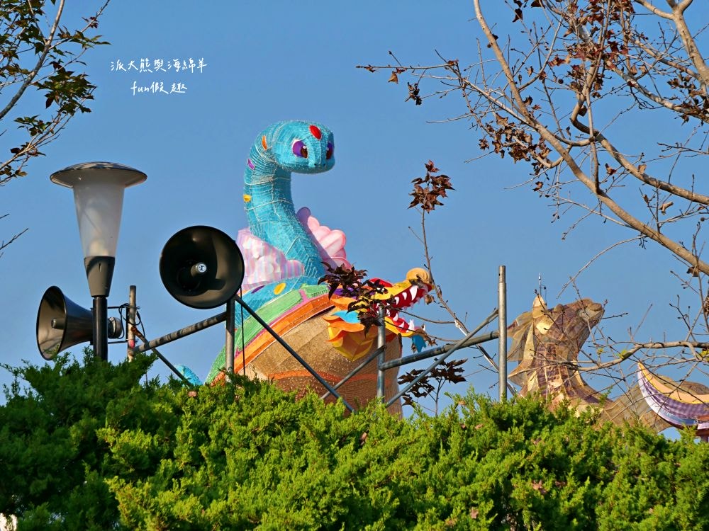 2025南投燈會 拾光豐稔︱貓貓蟲咖波X南投燈會十周年！炫彩煙火無人機x光之水舞x重磅新春特演୨୧周湯豪‧許富凱‧Ozone↪完整攻略懶人包：展區、十大亮點、節目表&交通方式✦咖波閃耀快閃店燈會限定款商品