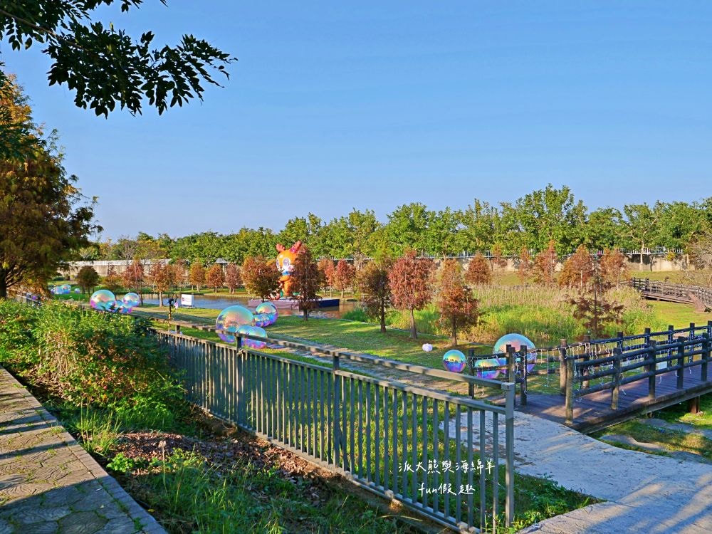 2025南投燈會 拾光豐稔︱貓貓蟲咖波X南投燈會十周年！炫彩煙火無人機x光之水舞x重磅新春特演୨୧周湯豪‧許富凱‧Ozone↪完整攻略懶人包：展區、十大亮點、節目表&交通方式✦咖波閃耀快閃店燈會限定款商品