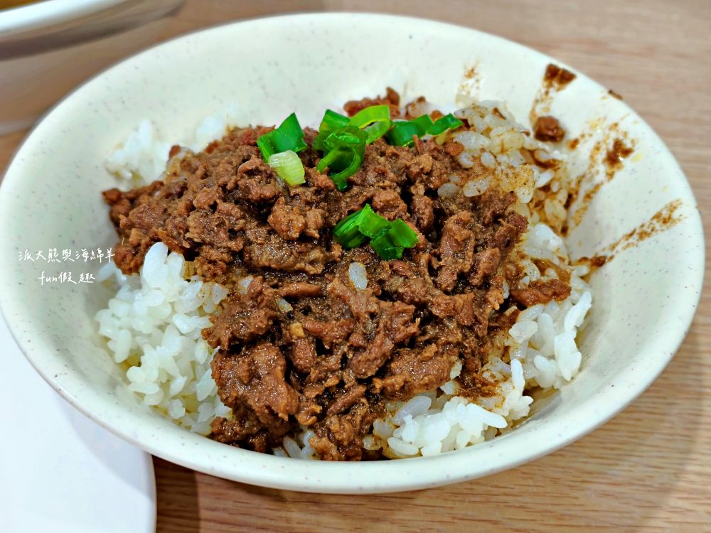 一級棒麻油雞‧加味四物雞｜南投草屯一級棒！湯頭濃郁，麻油雞香氣四溢，四物雞溫補養生！天冷就來享受暖心幸福好滋味～另有販售外帶紅燒藥膳羊肉爐與麻油雞全家餐～下午3點半開賣!