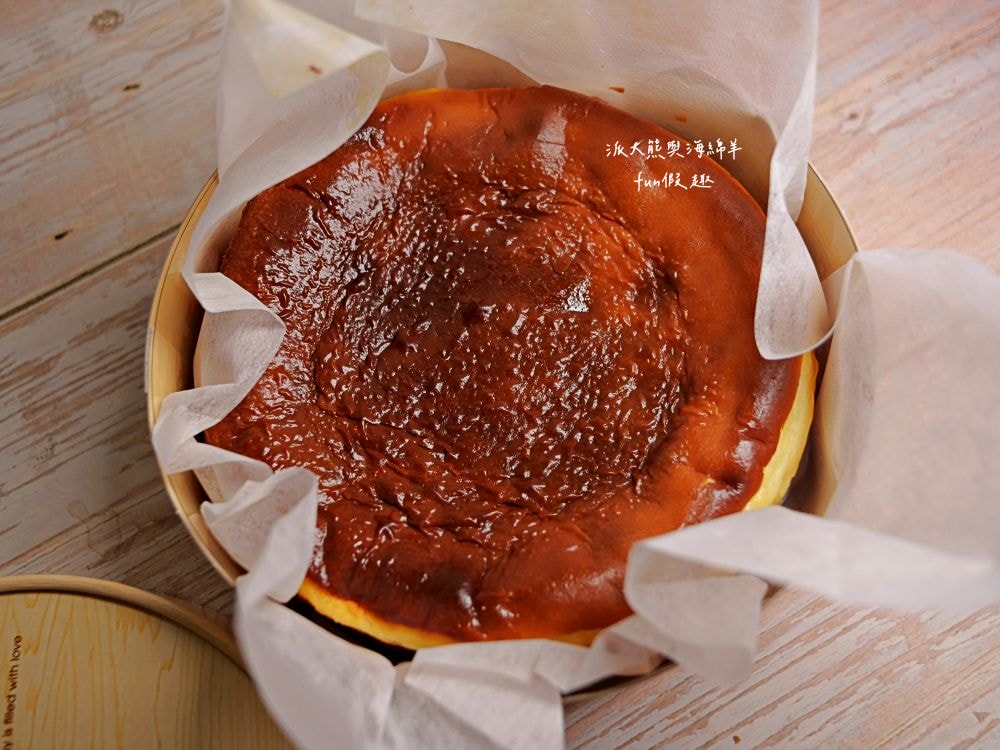 弘宇蛋糕專賣店｜終於朝聖花蓮老字號蛋糕專賣店，花蓮人激推網購熱銷NO.1的水晶芋泥奶酪蛋糕，巴斯克燒乳酪充滿濃郁乳香，美味程度不輸招牌奶酪蛋糕!!!