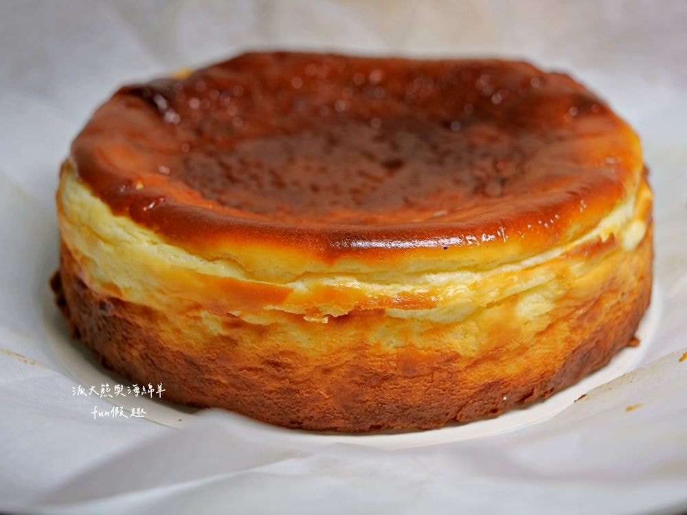 弘宇蛋糕專賣店｜終於朝聖花蓮老字號蛋糕專賣店，花蓮人激推網購熱銷NO.1的水晶芋泥奶酪蛋糕，巴斯克燒乳酪充滿濃郁乳香，美味程度不輸招牌奶酪蛋糕!!!