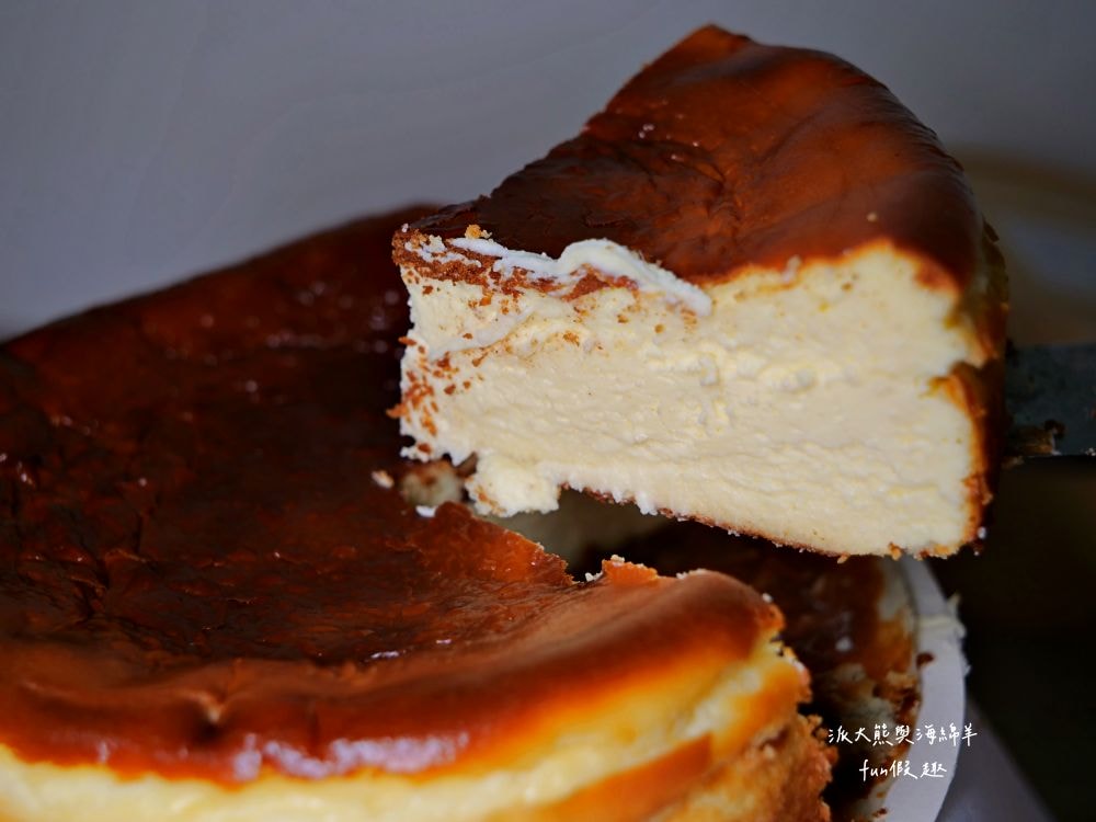 弘宇蛋糕專賣店｜終於朝聖花蓮老字號蛋糕專賣店，花蓮人激推網購熱銷NO.1的水晶芋泥奶酪蛋糕，巴斯克燒乳酪充滿濃郁乳香，美味程度不輸招牌奶酪蛋糕!!!