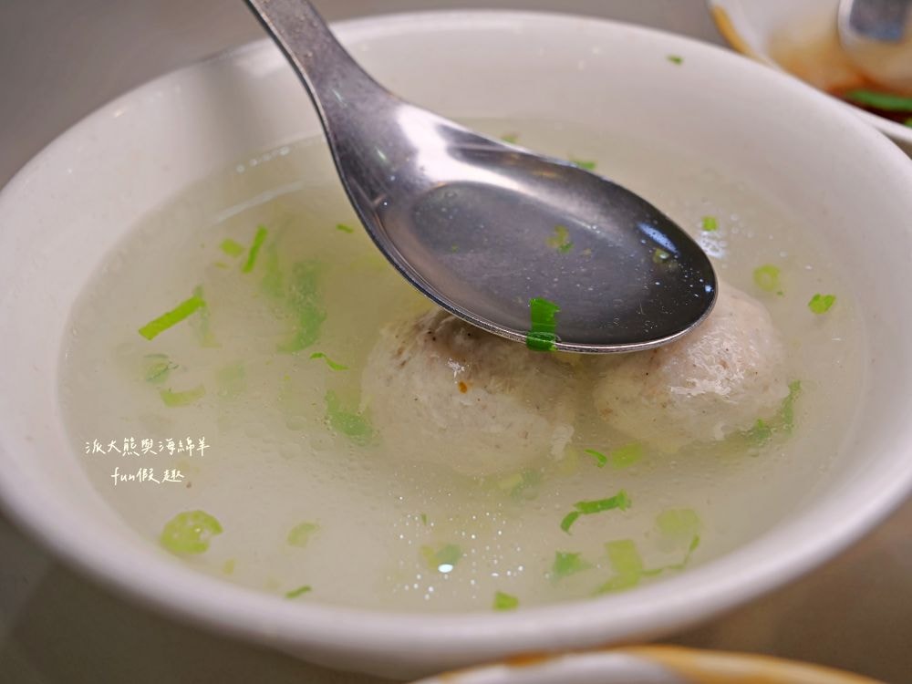 台中肉員｜臺中後火車站老字號美食，招牌肉圓皮Q肉香，每天開店都是爆滿人潮，飄香逾80年的古早好滋味!!!自2021入選米其林必比登推介，已連續進榜4年&曾獲中部美食嘉年華【全臺首圓】～