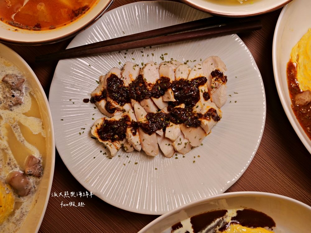 軟蛋醬南投草屯店｜隱藏中山街的蛋包飯專門製作所，滑嫩蛋皮完美包覆濃郁醬汁，搭配鮮嫩舒肥肉品，8種異國風味任君挑選，還能客製化專屬蛋包飯!!!@合作體驗