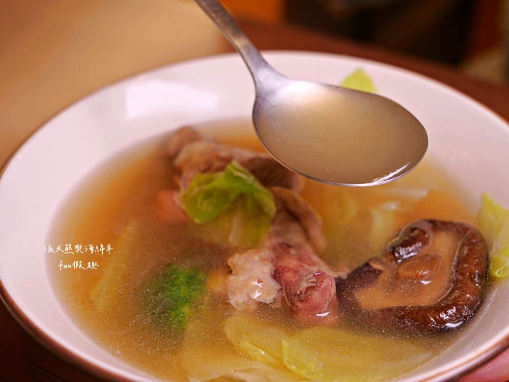 軟蛋醬南投草屯店|隱藏中山街的蛋包飯專門製作所,滑嫩蛋皮完美包覆濃郁醬汁,搭配鮮嫩舒肥肉品,8種異國風味任君挑選,還能客製化專屬蛋包飯!!!@合作體驗 - 第38張圖 軟蛋醬南投草屯店|隱藏中山街的蛋包飯專門製作所,滑嫩蛋皮完美包覆濃郁醬汁,搭配鮮嫩舒肥肉品,8種異國風味任君挑選,還能客製化專屬蛋包飯!!!@合作體驗