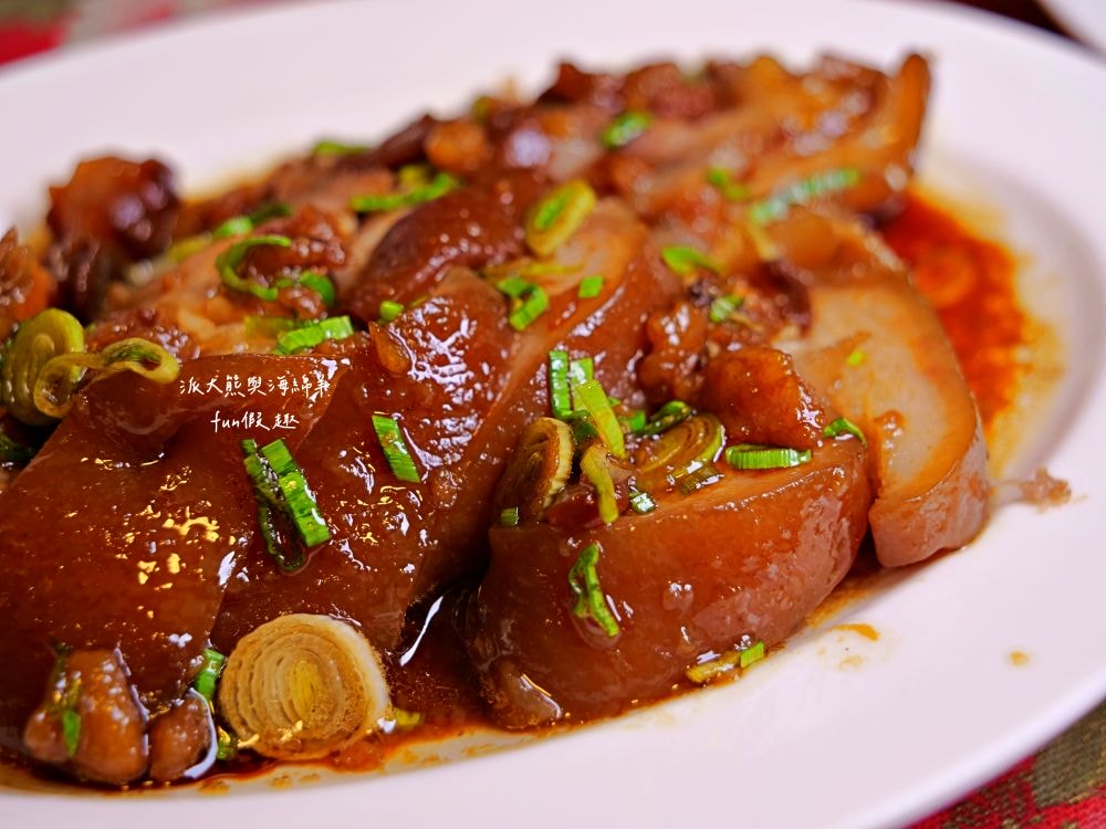 富鼎旺豬腳-中正店｜臺中中區頂級銷魂豬腳麵線，獨家秘方熬滷，皮Q肉嫩，風味獨特，讓人吮指回味超滿足～另外還有販售豬腳真空包與常溫精美禮盒!!!（2020入選臺中米其林必比登推介，至今蟬聯5年）