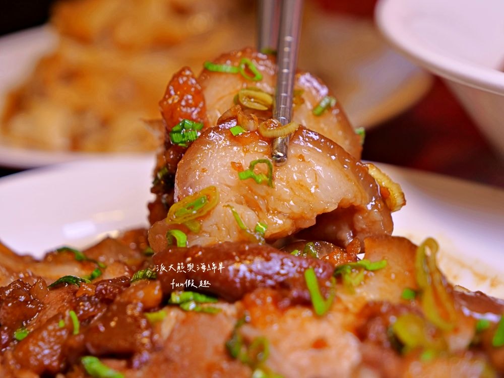 富鼎旺豬腳-中正店｜臺中中區頂級銷魂豬腳麵線，獨家秘方熬滷，皮Q肉嫩，風味獨特，讓人吮指回味超滿足～另外還有販售豬腳真空包與常溫精美禮盒!!!（2020入選臺中米其林必比登推介，至今蟬聯5年）