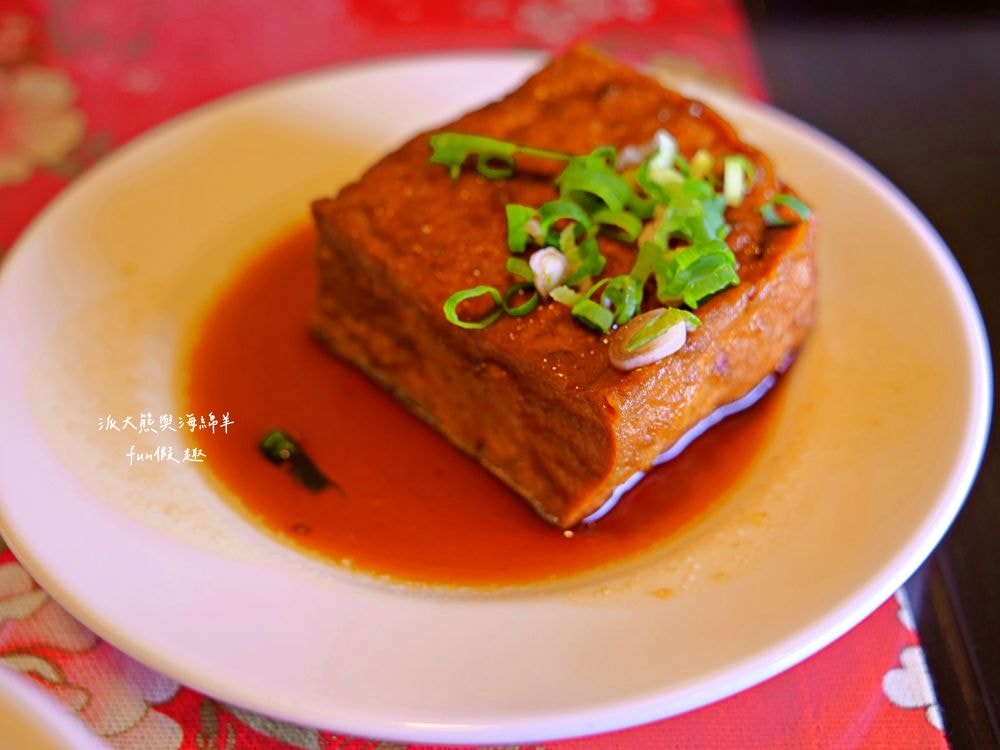 富鼎旺豬腳-中正店｜臺中中區頂級銷魂豬腳麵線，獨家秘方熬滷，皮Q肉嫩，風味獨特，讓人吮指回味超滿足～另外還有販售豬腳真空包與常溫精美禮盒!!!（2020入選臺中米其林必比登推介，至今蟬聯5年）