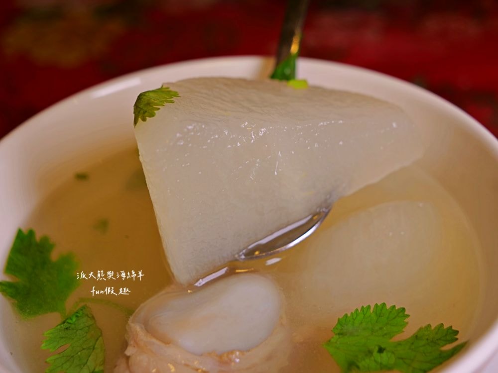 富鼎旺豬腳-中正店｜臺中中區頂級銷魂豬腳麵線，獨家秘方熬滷，皮Q肉嫩，風味獨特，讓人吮指回味超滿足～另外還有販售豬腳真空包與常溫精美禮盒!!!（2020入選臺中米其林必比登推介，至今蟬聯5年）