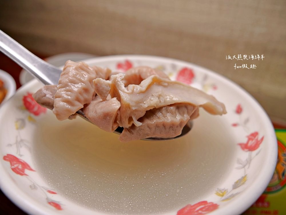 落成米糕｜傳承超過50年臺南在地老店，彈牙米糕、香濃滷汁，搭配四神湯神隊友，再加上濃濃人情味，編織出高人氣排隊美食!!!自2022入選米其林必比登推介，已連續進榜3年～）