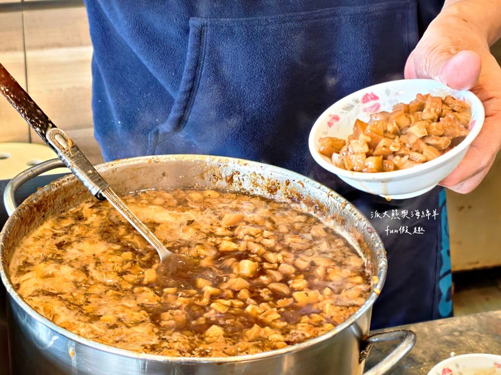 落成米糕|傳承超過50年臺南在地老店,彈牙米糕、香濃滷汁,搭配四神湯神隊友,再加上濃濃人情味,編織出高人氣排隊美食!!!自2022入選米其林必比登推介,已連續進榜3年~) - 第5張圖 落成米糕|傳承超過50年臺南在地老店,彈牙米糕、香濃滷汁,搭配四神湯神隊友,再加上濃濃人情味,編織出高人氣排隊美食!!!自2022入選米其林必比登推介,已連續進榜3年~)