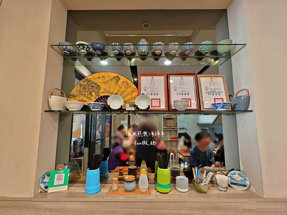 落成米糕|傳承超過50年臺南在地老店,彈牙米糕、香濃滷汁,搭配四神湯神隊友,再加上濃濃人情味,編織出高人氣排隊美食!!!自2022入選米其林必比登推介,已連續進榜3年~) - 第8張圖 落成米糕|傳承超過50年臺南在地老店,彈牙米糕、香濃滷汁,搭配四神湯神隊友,再加上濃濃人情味,編織出高人氣排隊美食!!!自2022入選米其林必比登推介,已連續進榜3年~)