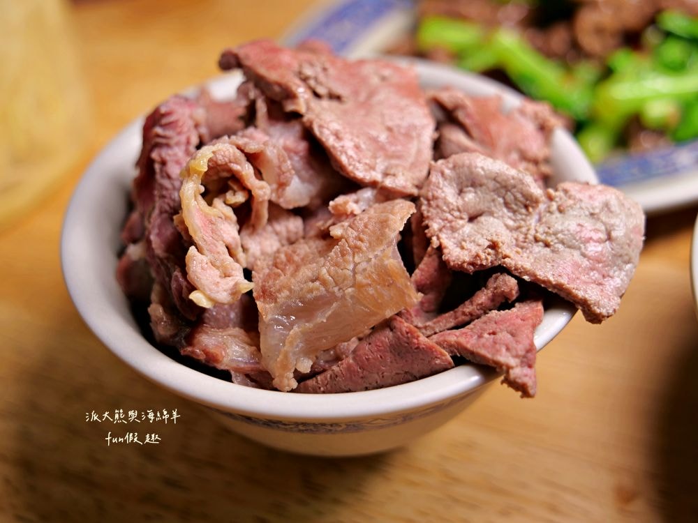 西羅殿牛肉湯|台南超人氣牛肉湯,每日新鮮直送溫體牛,湯頭清澈鮮甜,牛肉軟嫩鮮美,搭配店家特製強力椒,就是臺南專屬早午餐!即便早起排隊也甘願!!!2023入選臺南米其林必比登推介,至今蟬聯2年~ - 第20張圖 西羅殿牛肉湯|台南超人氣牛肉湯,每日新鮮直送溫體牛,湯頭清澈鮮甜,牛肉軟嫩鮮美,搭配店家特製強力椒,就是臺南專屬早午餐!即便早起排隊也甘願!!!2023入選臺南米其林必比登推介,至今蟬聯2年~