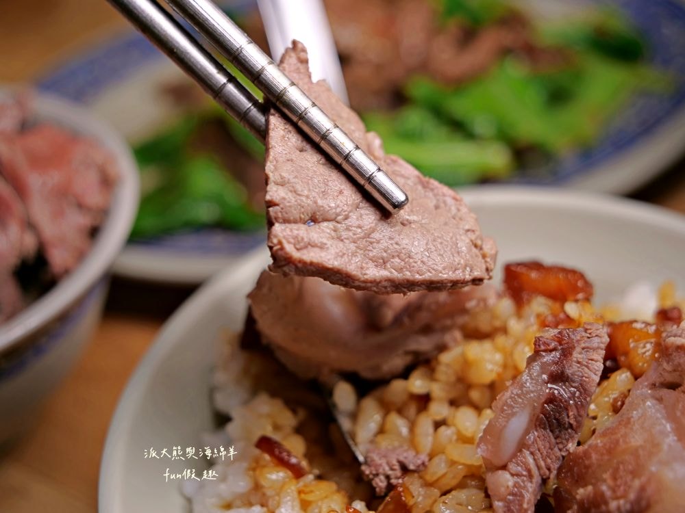西羅殿牛肉湯|台南超人氣牛肉湯,每日新鮮直送溫體牛,湯頭清澈鮮甜,牛肉軟嫩鮮美,搭配店家特製強力椒,就是臺南專屬早午餐!即便早起排隊也甘願!!!2023入選臺南米其林必比登推介,至今蟬聯2年~ - 第26張圖 西羅殿牛肉湯|台南超人氣牛肉湯,每日新鮮直送溫體牛,湯頭清澈鮮甜,牛肉軟嫩鮮美,搭配店家特製強力椒,就是臺南專屬早午餐!即便早起排隊也甘願!!!2023入選臺南米其林必比登推介,至今蟬聯2年~