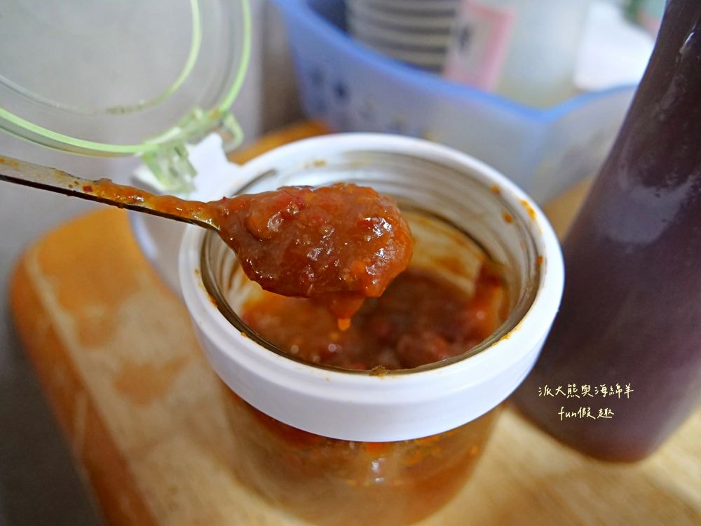 西羅殿牛肉湯｜台南超人氣牛肉湯，每日新鮮直送溫體牛，湯頭清澈鮮甜，牛肉軟嫩鮮美，搭配店家特製強力椒，就是臺南專屬早午餐!即便早起排隊也甘願!!!2023入選臺南米其林必比登推介，至今蟬聯2年～