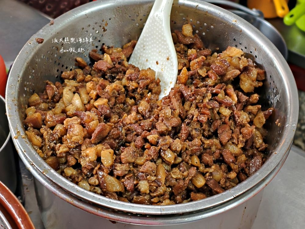 2025 仁愛街擱再來麵店｜獲得南投100碗～草屯高CP值銅板美食，意麵、米糕、魯肉飯與豬血湯等懷舊古早味，在地人的早午餐首選!!!