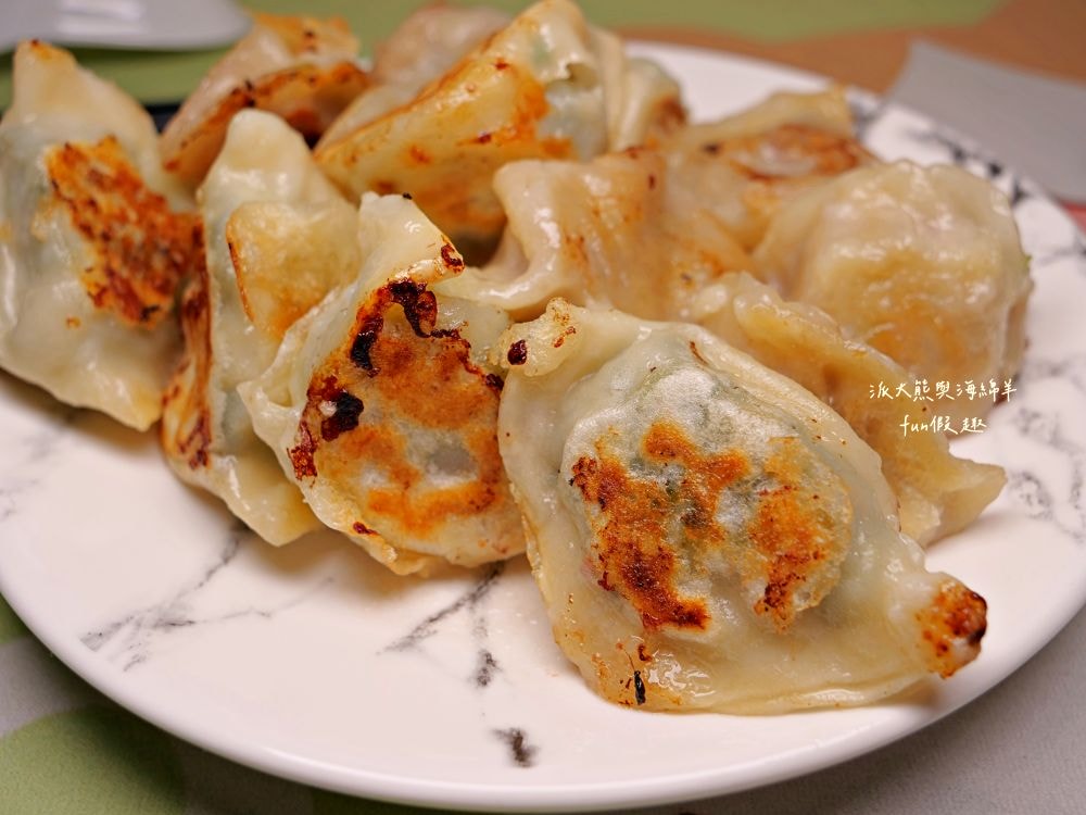 小青手工水餃|南投中興新村第三市場眷村美食,現包冷凍水餃推薦牛肉韭黃、鮮蝦韭黃,飽滿多汁超過癮!!!海綿家的愛~在家自己煮的好選擇,有許多口味、8種品項可選擇~ - 第23張圖 小青手工水餃|南投中興新村第三市場眷村美食,現包冷凍水餃推薦牛肉韭黃、鮮蝦韭黃,飽滿多汁超過癮!!!海綿家的愛~在家自己煮的好選擇,有許多口味、8種品項可選擇~