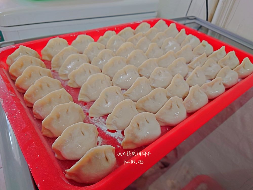 小青手工水餃|南投中興新村第三市場眷村美食,現包冷凍水餃推薦牛肉韭黃、鮮蝦韭黃,飽滿多汁超過癮!!!海綿家的愛~在家自己煮的好選擇,有許多口味、8種品項可選擇~ - 第10張圖 小青手工水餃|南投中興新村第三市場眷村美食,現包冷凍水餃推薦牛肉韭黃、鮮蝦韭黃,飽滿多汁超過癮!!!海綿家的愛~在家自己煮的好選擇,有許多口味、8種品項可選擇~