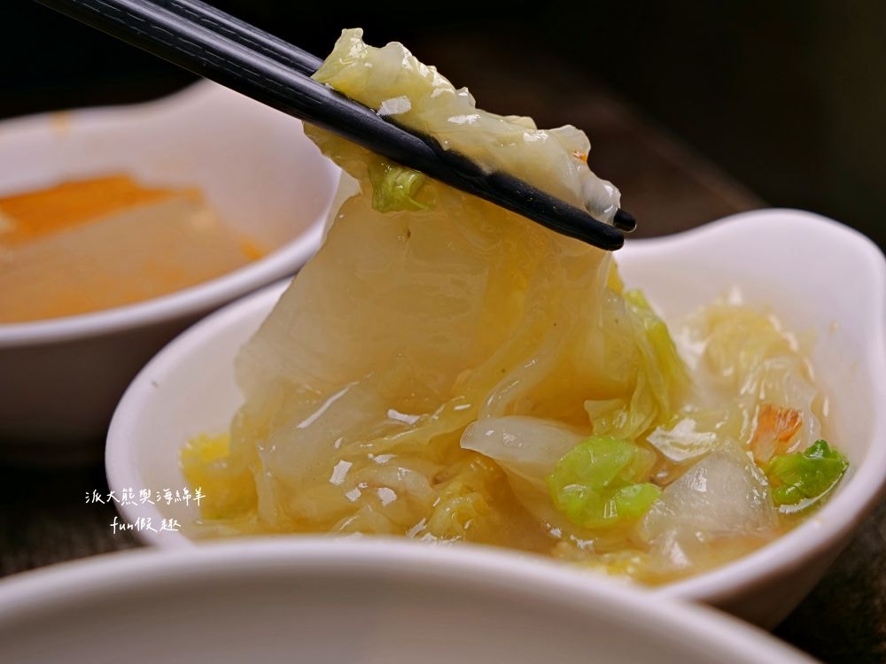 福泰飯桌 第三代｜台南中西區傳承三代，營業超過80年在地老店，香濃肉燥飯、香煎虱目魚肚及多樣化小菜，搭配舒適用餐環境，吃出最熟悉的家常味!!!（2022入選臺南米其林必比登推介，至今蟬聯3年）～