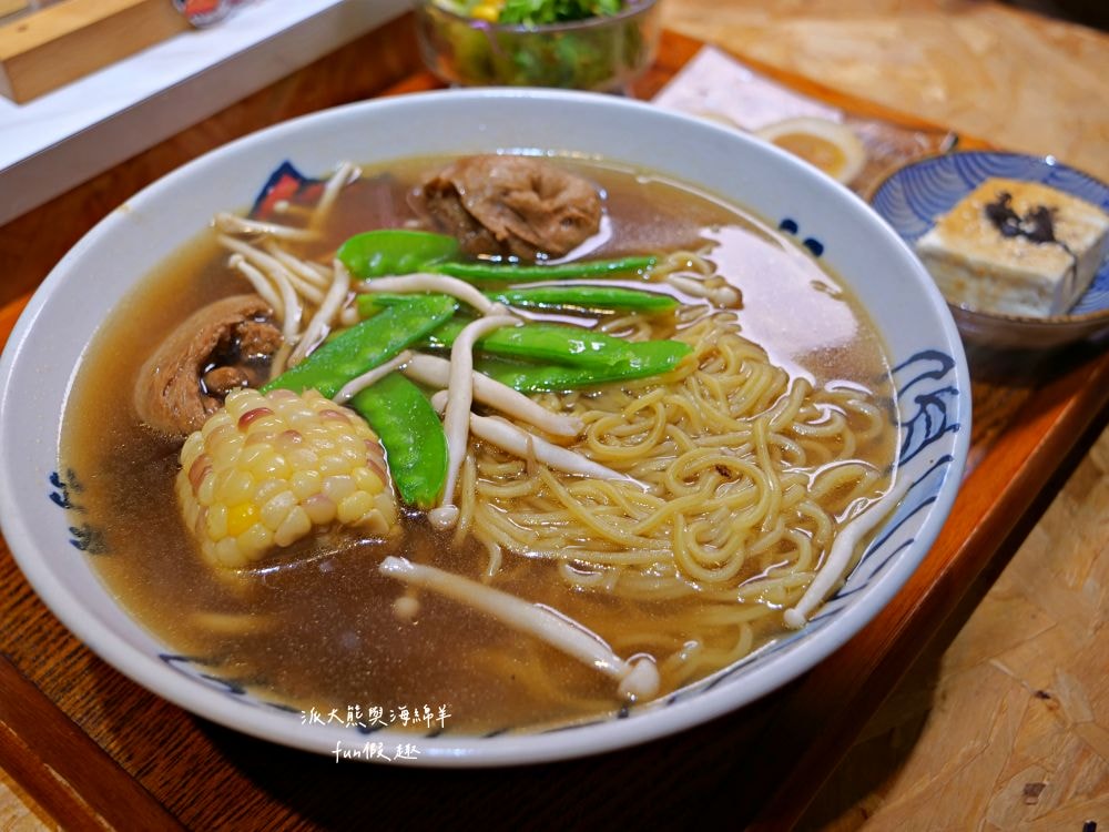 福滿蔬食堂|蔬食料理也能驚艷味蕾,推薦創意手作壽司&藥膳肉骨茶拉麵,連葷食族都愛的無肉料理,用餐環境溫馨,中興新村聚餐優質首選!!!(另提供會議餐盒及派對餐盒)~112年底開幕! - 第17張圖 福滿蔬食堂|蔬食料理也能驚艷味蕾,推薦創意手作壽司&藥膳肉骨茶拉麵,連葷食族都愛的無肉料理,用餐環境溫馨,中興新村聚餐優質首選!!!(另提供會議餐盒及派對餐盒)~112年底開幕!