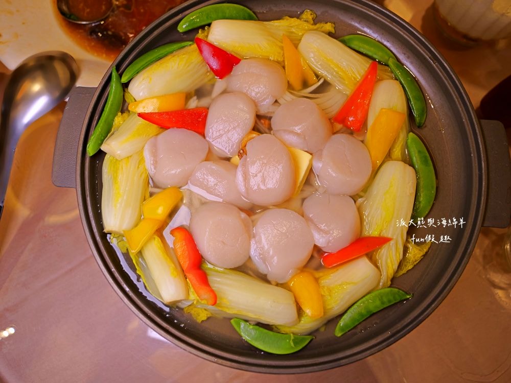 阿秋大肥鵝餐廳-健康店｜台中合菜聚餐推薦，招牌秘製肥美大燒鵝&豪華海鮮拼盤，海陸共譜美味雙重奏，婚宴喜慶、家庭聚會及尾牙春酒的優質首選!!!成立於2005年～