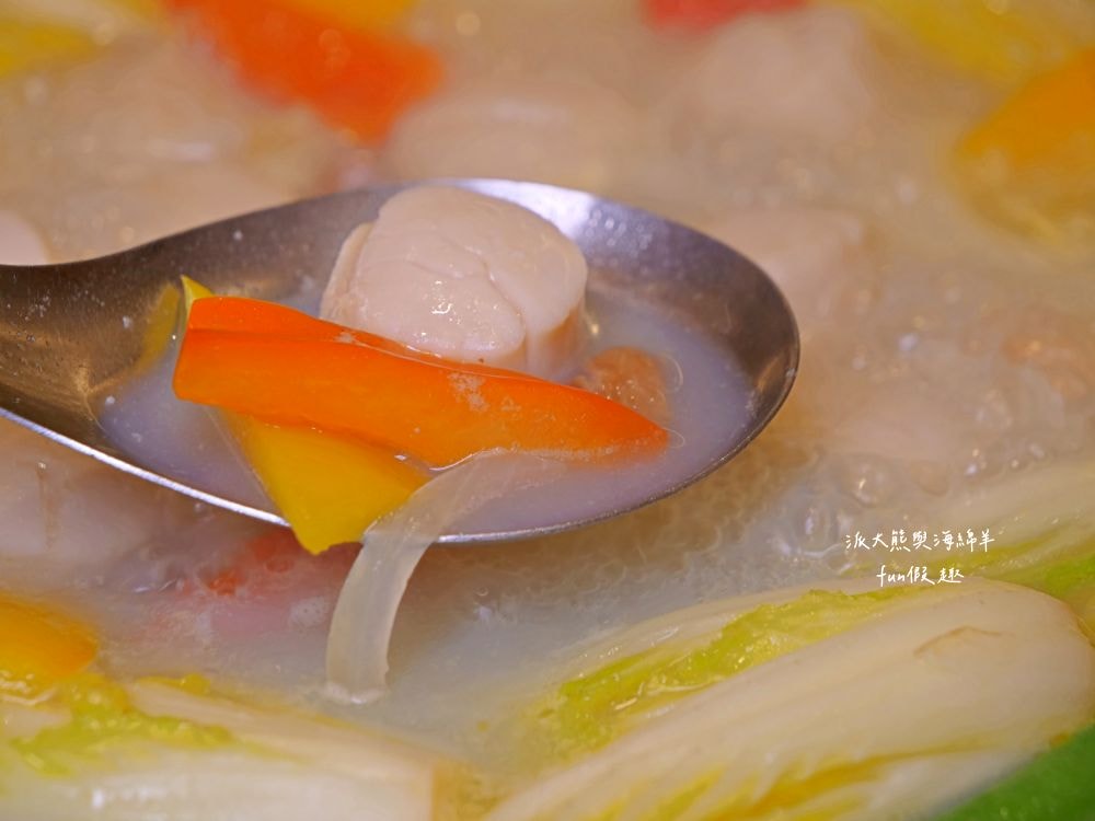 阿秋大肥鵝餐廳-健康店｜台中合菜聚餐推薦，招牌秘製肥美大燒鵝&豪華海鮮拼盤，海陸共譜美味雙重奏，婚宴喜慶、家庭聚會及尾牙春酒的優質首選!!!成立於2005年～