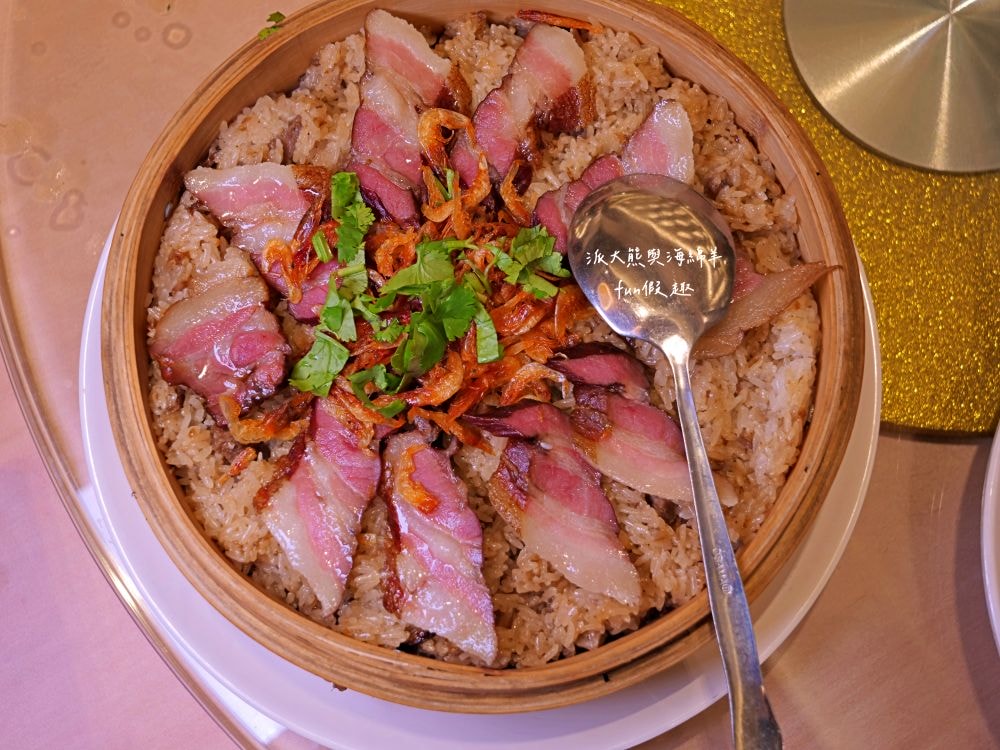 阿秋大肥鵝餐廳-健康店｜台中合菜聚餐推薦，招牌秘製肥美大燒鵝&豪華海鮮拼盤，海陸共譜美味雙重奏，婚宴喜慶、家庭聚會及尾牙春酒的優質首選!!!成立於2005年～