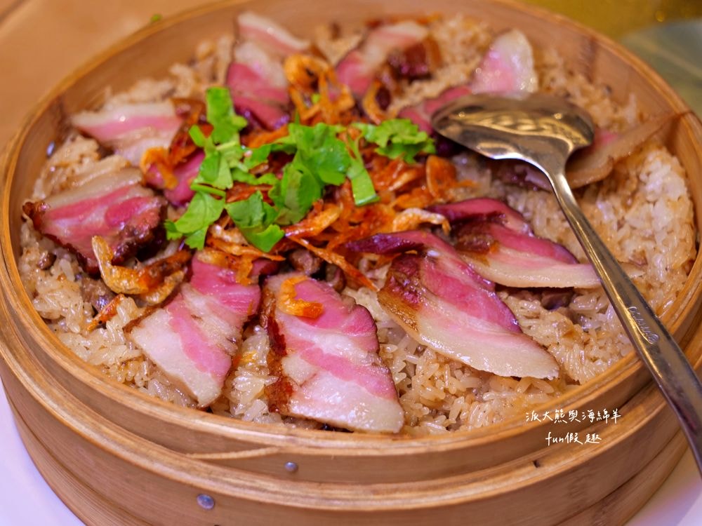 阿秋大肥鵝餐廳-健康店｜台中合菜聚餐推薦，招牌秘製肥美大燒鵝&豪華海鮮拼盤，海陸共譜美味雙重奏，婚宴喜慶、家庭聚會及尾牙春酒的優質首選!!!成立於2005年～