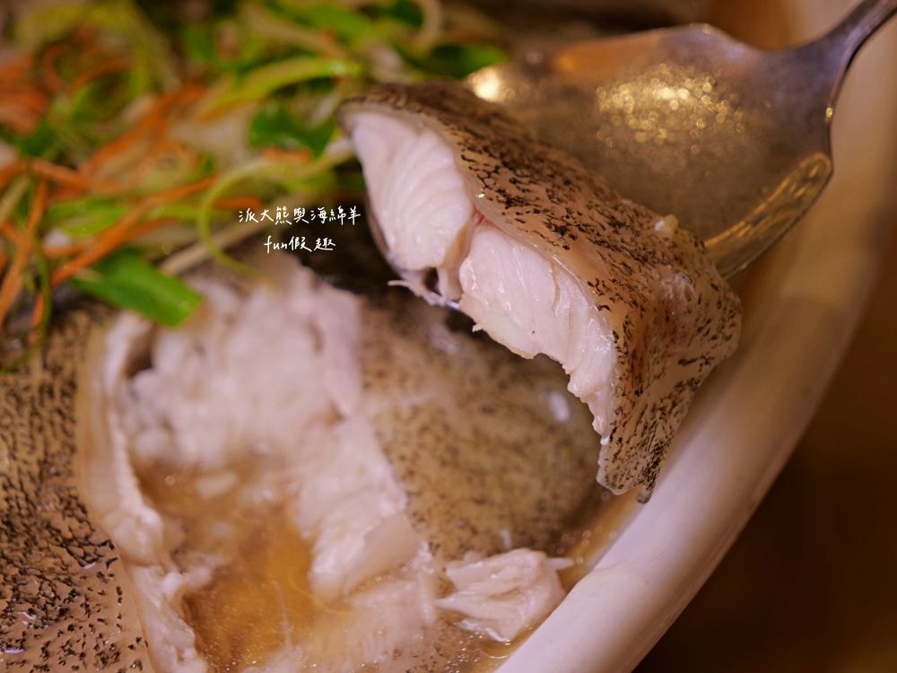 阿秋大肥鵝餐廳-健康店｜台中合菜聚餐推薦，招牌秘製肥美大燒鵝&豪華海鮮拼盤，海陸共譜美味雙重奏，婚宴喜慶、家庭聚會及尾牙春酒的優質首選!!!成立於2005年～