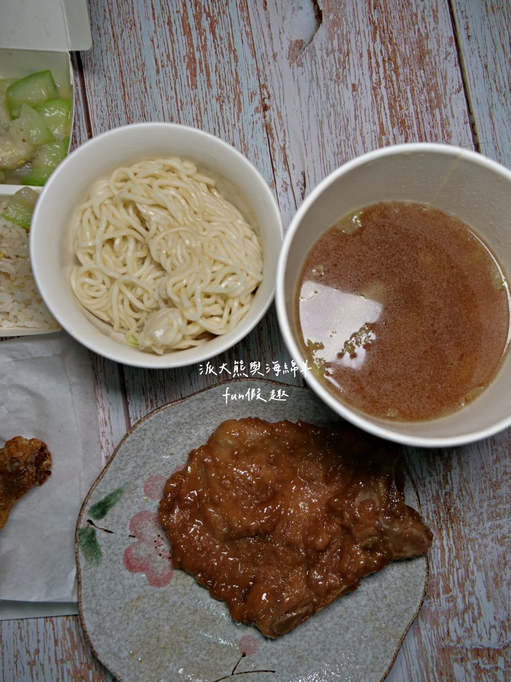 國興排骨｜南投中興新村老字號人氣便當店，招牌香酥排骨讓人吮指回味，百吃不膩古早好滋味!海綿羊從小吃到大😆～創立於民國54年