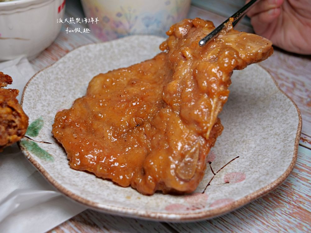 國興排骨|南投中興新村老字號人氣便當店,招牌香酥排骨讓人吮指回味,百吃不膩古早好滋味!海綿羊從小吃到大😆~創立於民國54年 - 第26張圖 國興排骨|南投中興新村老字號人氣便當店,招牌香酥排骨讓人吮指回味,百吃不膩古早好滋味!海綿羊從小吃到大😆~創立於民國54年