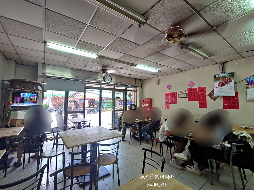 國興排骨|南投中興新村老字號人氣便當店,招牌香酥排骨讓人吮指回味,百吃不膩古早好滋味!海綿羊從小吃到大😆~創立於民國54年 - 第6張圖 國興排骨|南投中興新村老字號人氣便當店,招牌香酥排骨讓人吮指回味,百吃不膩古早好滋味!海綿羊從小吃到大😆~創立於民國54年