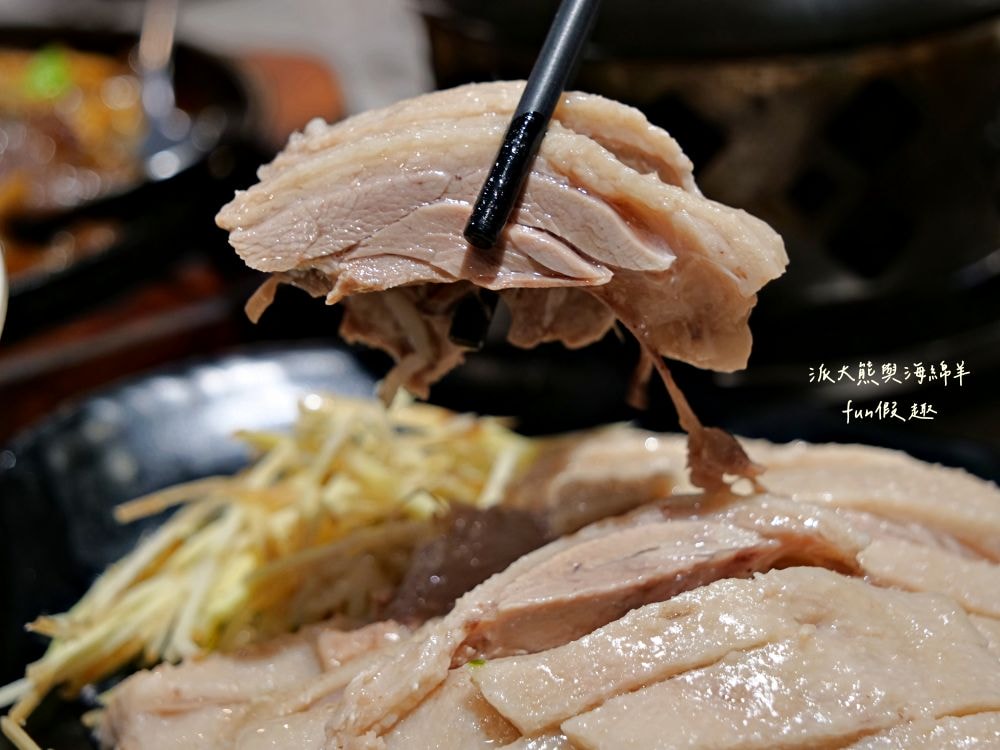 大世紀無骨鵝肉｜臺中大里聚餐推薦，招牌無骨鵝肉鮮嫩肥美，搭配特調醬料超犯規，提供各類平價熱炒，海產、鮮魚、火鍋、黑白切等種類，餐點品項應有盡有!!!環境乾淨簡約，1995年創立至今～