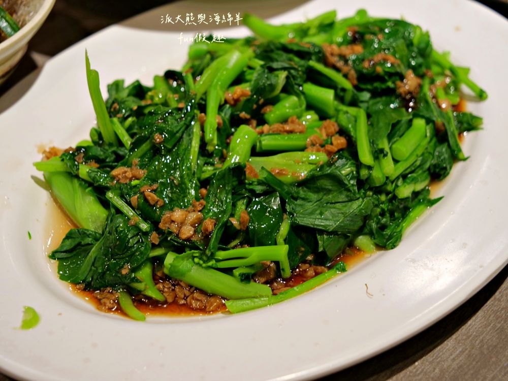 大世紀無骨鵝肉｜臺中大里聚餐推薦，招牌無骨鵝肉鮮嫩肥美，搭配特調醬料超犯規，提供各類平價熱炒，海產、鮮魚、火鍋、黑白切等種類，餐點品項應有盡有!!!環境乾淨簡約，1995年創立至今～