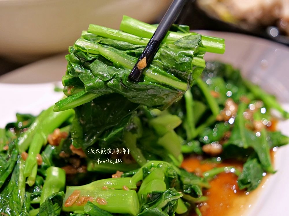 大世紀無骨鵝肉｜臺中大里聚餐推薦，招牌無骨鵝肉鮮嫩肥美，搭配特調醬料超犯規，提供各類平價熱炒，海產、鮮魚、火鍋、黑白切等種類，餐點品項應有盡有!!!環境乾淨簡約，1995年創立至今～