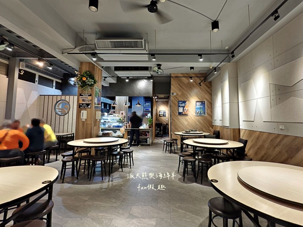 大世紀無骨鵝肉｜臺中大里聚餐推薦，招牌無骨鵝肉鮮嫩肥美，搭配特調醬料超犯規，提供各類平價熱炒，海產、鮮魚、火鍋、黑白切等種類，餐點品項應有盡有!!!環境乾淨簡約，1995年創立至今～