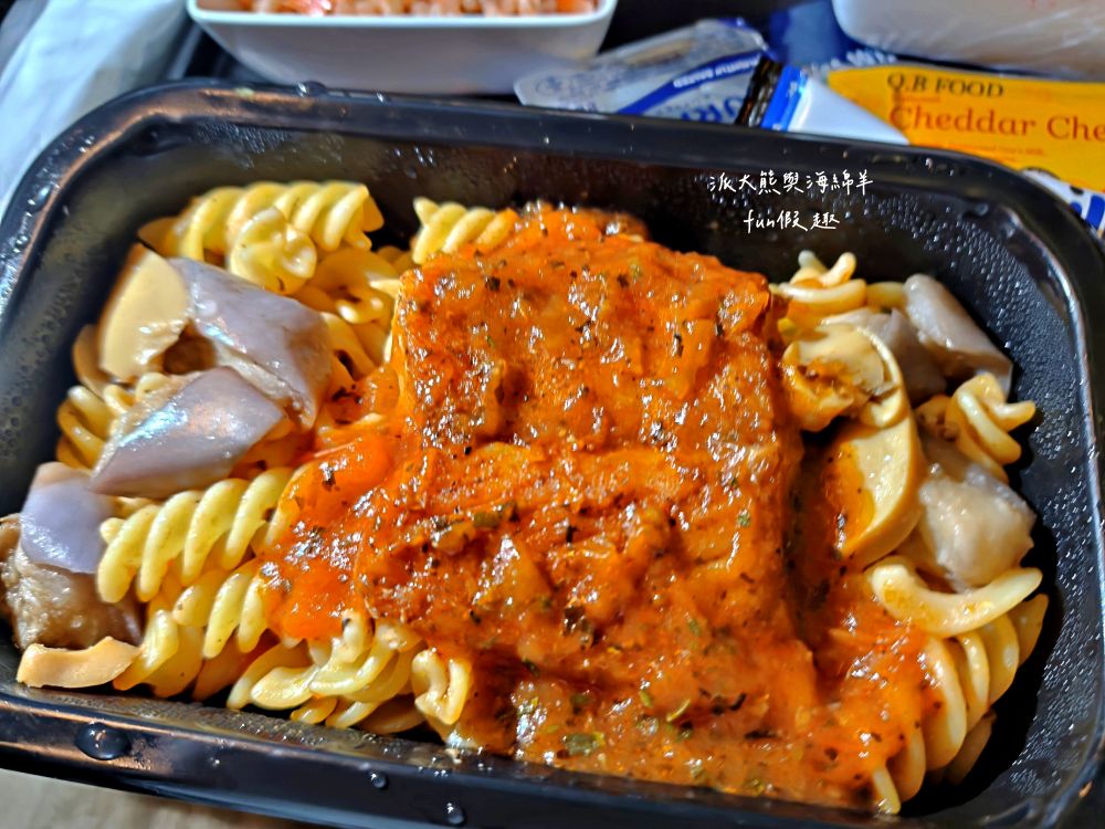 新航飛機餐全紀錄︱新加坡航空經濟艙餐點 餐食初體驗～2025春季德瑞13日夢幻跟團︱DAY1-2