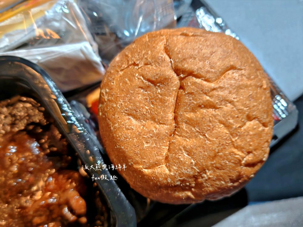 新航飛機餐全紀錄︱新加坡航空經濟艙餐點 餐食初體驗～2025春季德瑞13日夢幻跟團︱DAY1-2