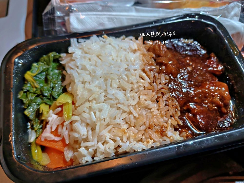 新航飛機餐全紀錄︱新加坡航空經濟艙餐點 餐食初體驗～2025春季德瑞13日夢幻跟團︱DAY1-2