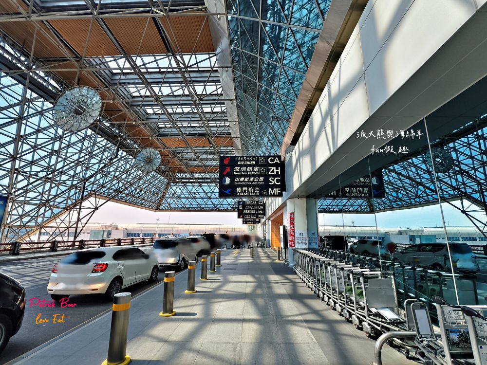 2025【桃園機場第二航廈】環亞機場貴賓室設備餐點介紹、飛買家歐洲網卡SIM卡實測分享、新加坡航空體驗及樟宜機場亮點，機場旅行必看～春季德瑞13日夢幻跟團︱DAY1-1啟程