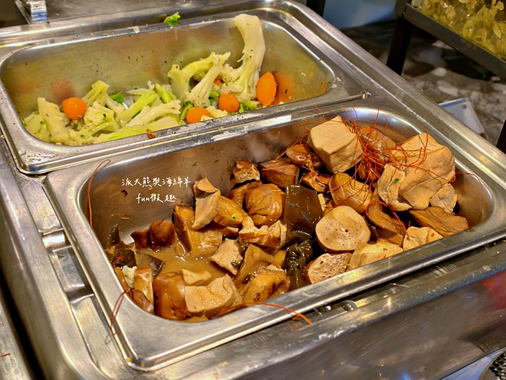 2025【桃園機場第二航廈】環亞機場貴賓室設備餐點介紹、飛買家歐洲網卡SIM卡實測分享、新加坡航空體驗及樟宜機場亮點，機場旅行必看～春季德瑞13日夢幻跟團︱DAY1-1啟程