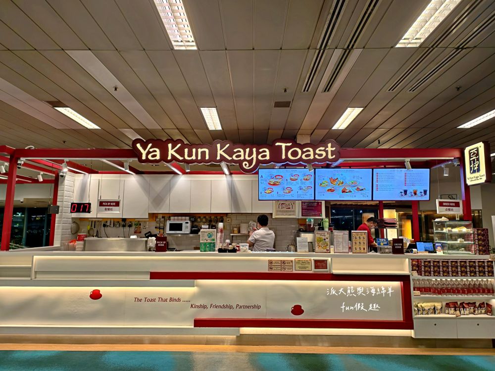 2025【桃園機場第二航廈】環亞機場貴賓室設備餐點介紹、飛買家歐洲網卡SIM卡實測分享、新加坡航空體驗及樟宜機場亮點，機場旅行必看～春季德瑞13日夢幻跟團︱DAY1-1啟程