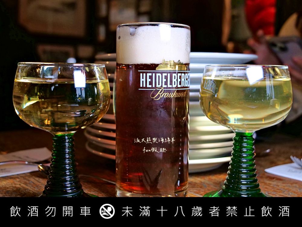 海德堡公牛餐廳︱Gasthaus “Zum Roten Ochsen”︱超過300年的老城區古老啤酒屋，每個角落散發濃厚大學城文化氣息︱春季德瑞13日夢幻跟團～DAY2-2海德堡午餐